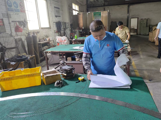 引进全套先进设备 · 保障交货准时